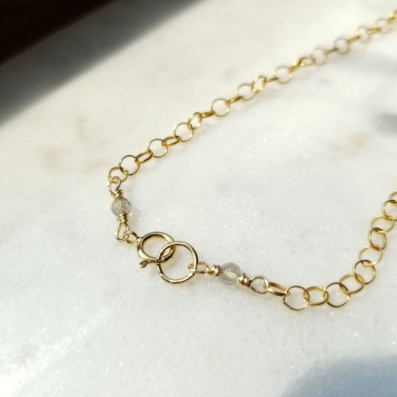 Labradorite bracelet with gold fill chain and - Picture 13 of 15